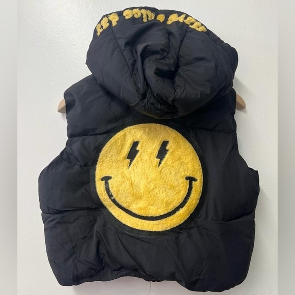 FALL 2024 Have A Nice Day Smiley Face Bolt Vector Urban Black Crop Puffer Vest - Picture 2 of 10
